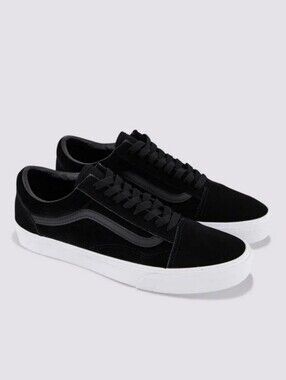 Vans  Black Old Skool Corduroy Shoe Women Size 9.5